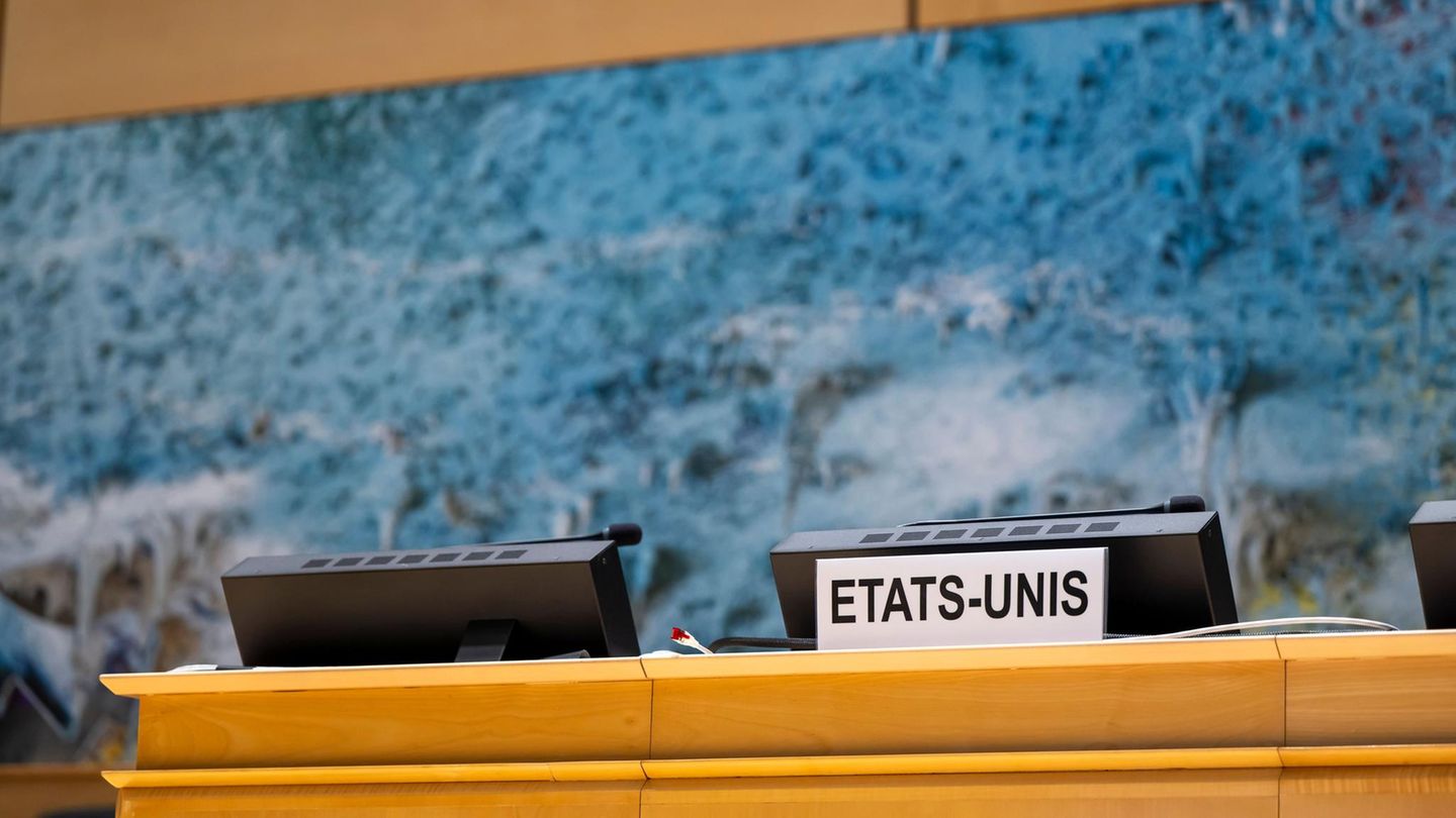 Leere Plätze der USA-Delegation bei der 60. Sitzung der UPR-Arbeitsgruppe des UN-Menschenrechtsrats