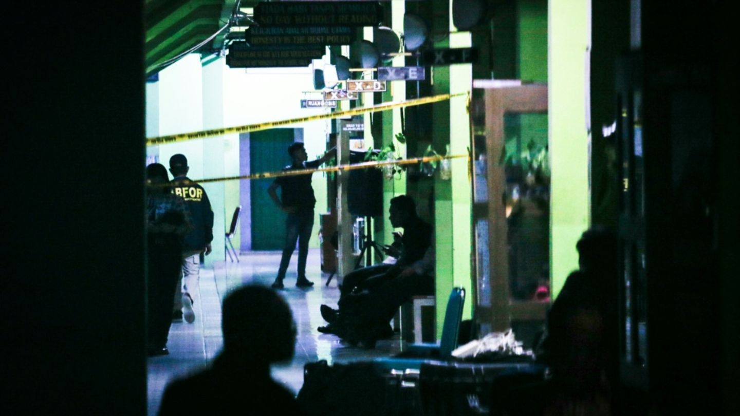 Mindestens 50 Verletzte durch Explosionen in Schul-Moschee in Indonesien