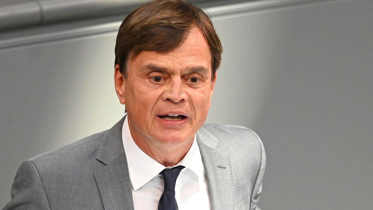 Parteien: AfD weist Landesverrat-Vorwurf wegen Russlandreise zurück