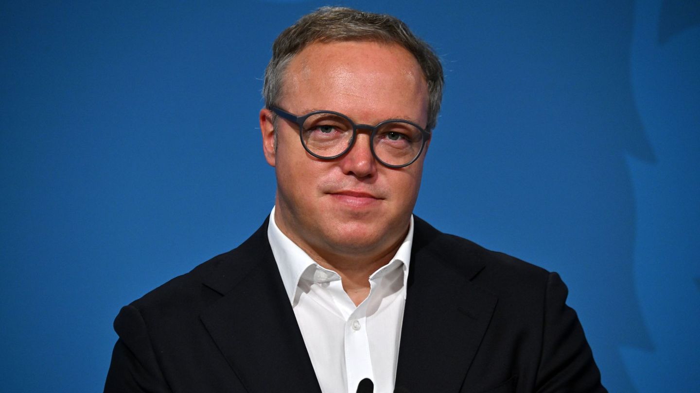 Thüringens Ministerpräsident Mario Voigt (CDU) reist mit einer Delegation nach Israel. Foto: Martin Schutt/dpa