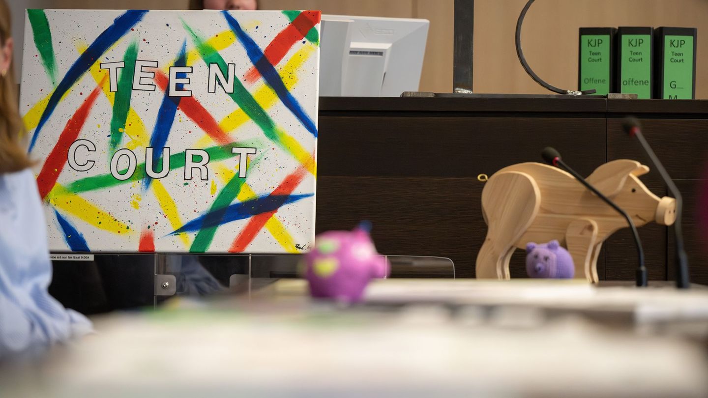 Schülergerichte gibt es seit 25 Jahren in Deutschland. (Archivbild) Foto: Sebastian Christoph Gollnow/dpa