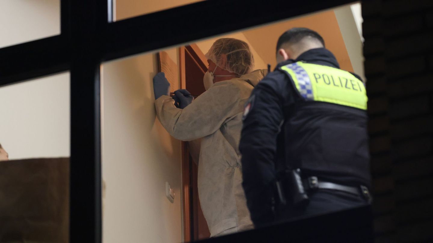 Der Mann wurde allem Anschein nach Opfer einer Gewalttat. Foto: Georg Wendt/dpa