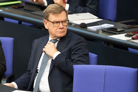 Außenminister Johann Wadephul (CDU) wollte eigentlich per Regierungsflugzeug zu einem Gipfeltreffen nach Kolumbien reisen. Weil