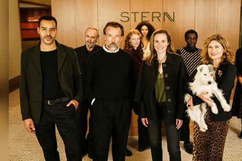 Die deutsche "Call My Agent"-Version dreht sich um den ganz normalen Wahnsinn in der Schauspielagentur Stern. Die US-Version t