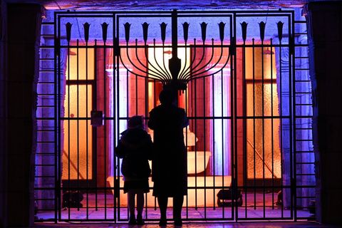 Von großen Sorgen um die Sicherheit berichtet die Jüdische Gemeinde in Frankfurt. (Archivbild) Foto: Arne Dedert/dpa