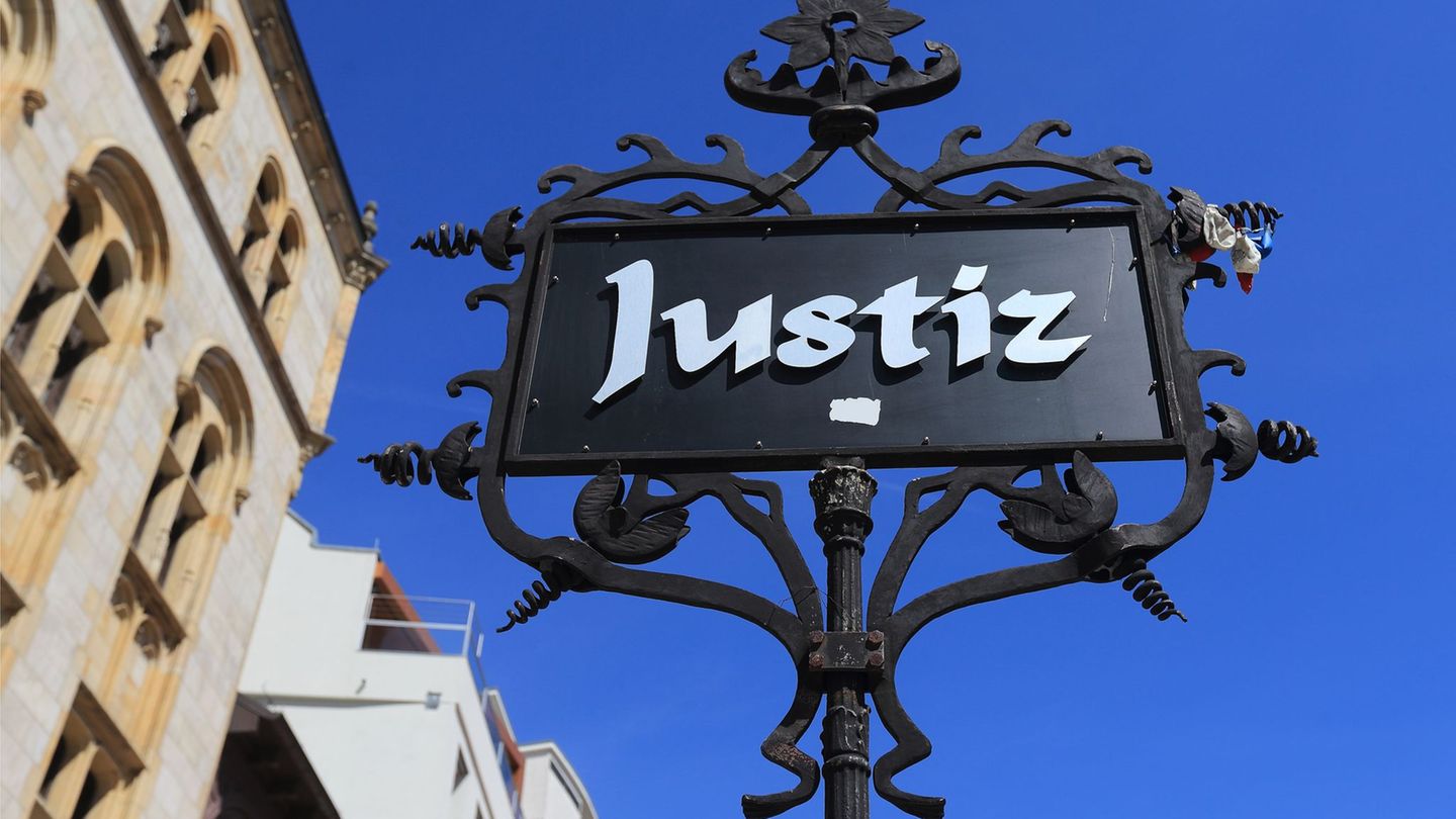 Einblicke in die Arbeit der Justiz gab der Tag der Justizberufe in Magdeburg. (Archivbild) Foto: Jens Wolf/dpa-Zentralbild/dpa