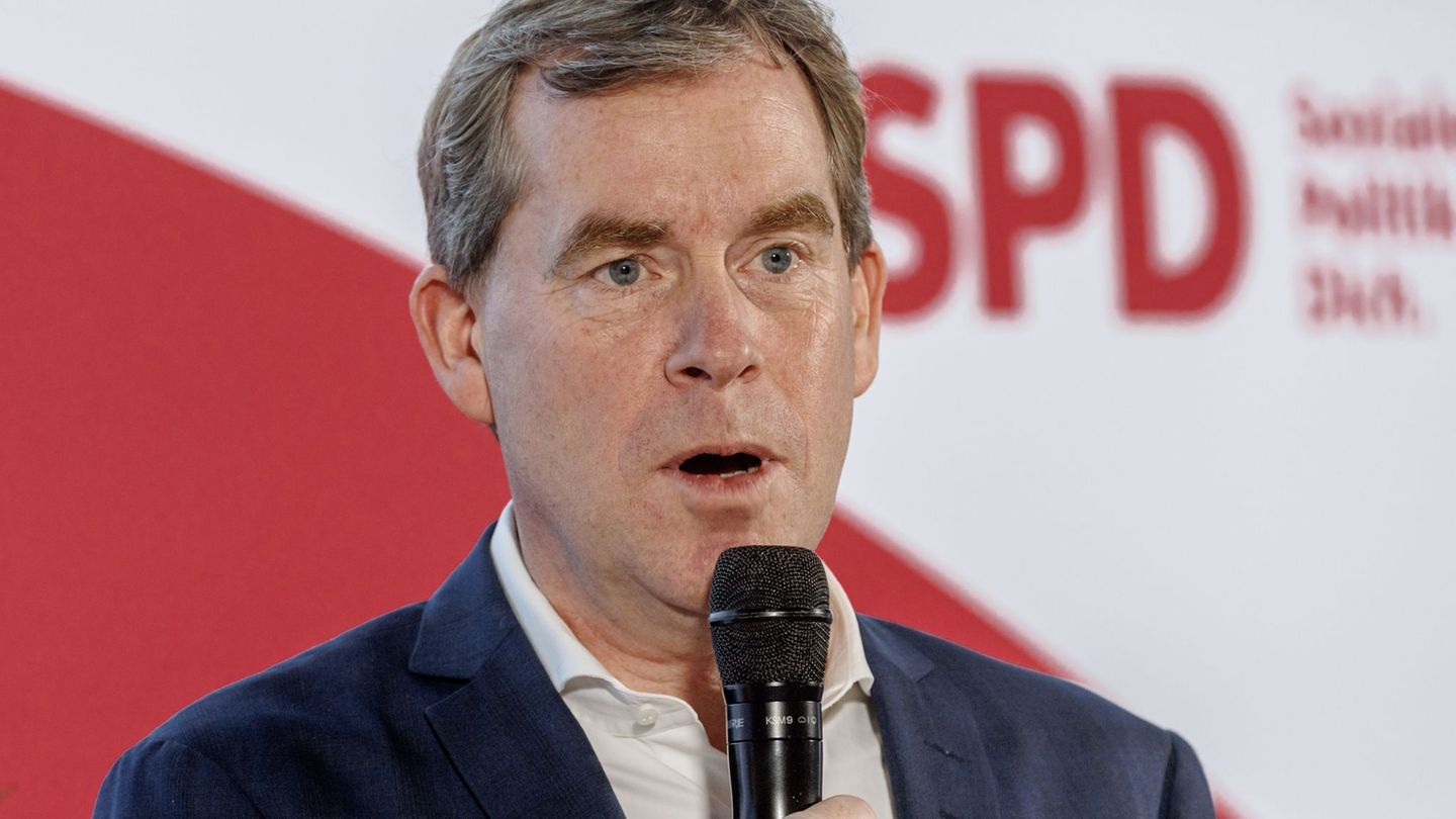 Kiels scheidender Oberbürgermeister Ulf Kämpfer wird SPD-Spitzenkandidat zur Landtagswahl 2027. Foto: Markus Scholz/dpa