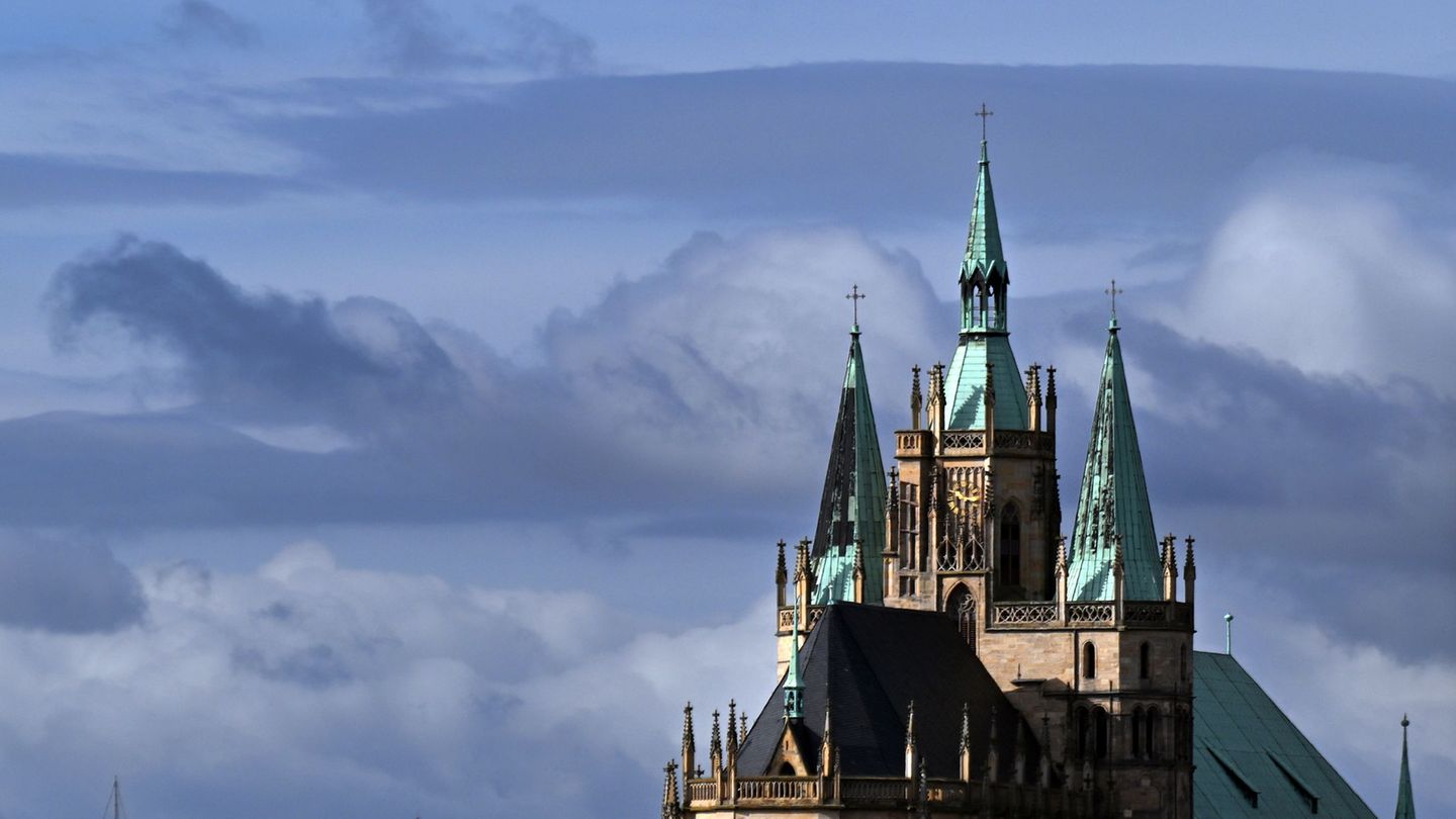 Ein Minus im Haushalt, weniger Kirchenmitglieder und wegfallende Solidaritätszahlungen: Das Bistum Erfurt muss künftig deutlich