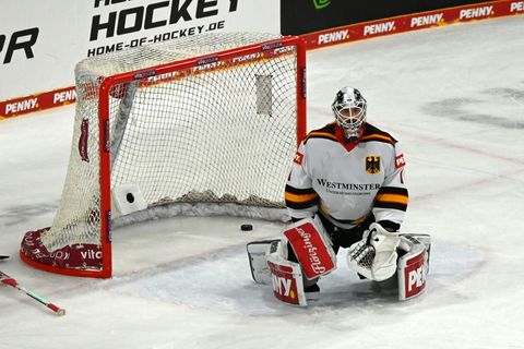 Keeper Dustin Strahlmeier hatte gegen Österreich Pech. Foto: Markus Lenhardt/dpa