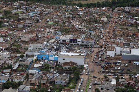 Tornado in Brasilien: Drohnenaufnahmen zeigten ganze Stadtteile in Trümmern.