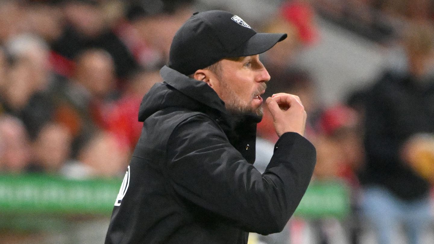 Sebastian Hoeneß und seine Stuttgarter möchten gegen den FC Augsburg den nächsten Sieg feiern. Foto: Torsten Silz/dpa