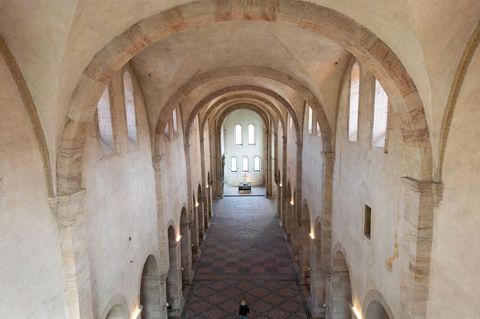 Die Basilika des Klosters Eberbach. (Archivbild) Foto: Boris Roessler/dpa