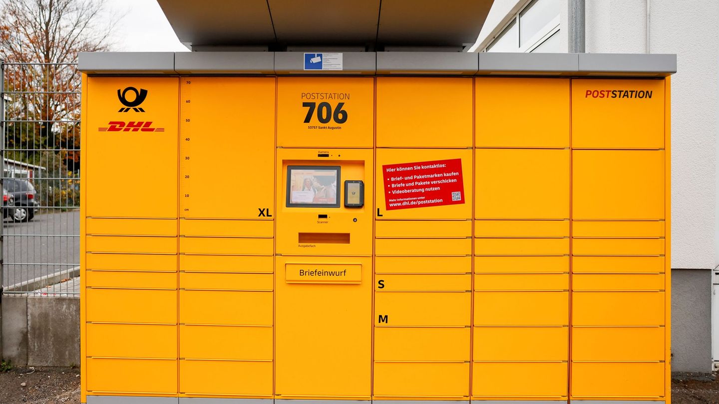 Sieht aus wie ein Automat, ist ein Automat - und ist obendrein noch eine Postfiliale: eine Poststation in Sankt Augustin (NRW).