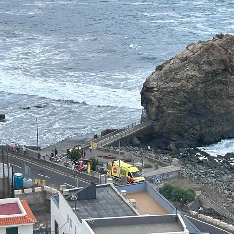 Rettungskräfte am Playa del Roque de las Bodegas auf Teneriffa