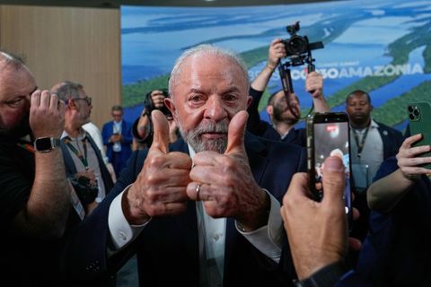 Verbreitet Zuversicht und strahlt Entschlossenheit aus: Brasiliens Präsident Lula. Foto: Eraldo Peres/AP/dpa