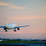 Anderen Quellen zufolge wird das vorwiegend bei deutschsprachigen Crews benutzte "Hugo" anders dekodiert: als Akronym für die Bezeichnung "Heute unerwartet gestorbenes Objekt". Im internationalen Flugraum werden tote Passagiere und Passagierinnen an Bord mit dem Kürzel "HR", also "Human Remains", beschrieben. Übersetzt bedeutet das "sterbliche Überreste"