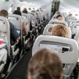 Es gibt auch geheime Codes von Flugzeug-Mitgliedern, die sich anscheinend auf das Aussehen von Passagieren beziehen. Dann werden mit Sätzen wie: "I might do seven days in Denmark" das Interesse an Fluggästen bekundet. Denn das heißt so viel wie: "der Passagier auf Sitzplatz 7D gefällt". Ebenfalls ein Code: "I might do five days in America". Dann sitzt der Passagier der Begierde wohl auf Platz 5A