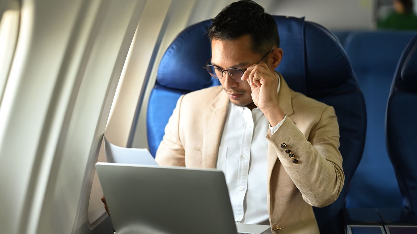 Das Gleiche gilt auch für die Phrase "Hot Coffee", also heißer Kaffee. Damit bezeichnen Flugzeug-Crews angeblich nicht ein Heißgetränk, sondern ebenfalls "heiß" aussehende Passagiere