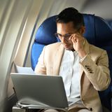 Das Gleiche gilt auch für die Phrase "Hot Coffee", also heißer Kaffee. Damit bezeichnen Flugzeug-Crews angeblich nicht ein Heißgetränk, sondern ebenfalls "heiß" aussehende Passagiere