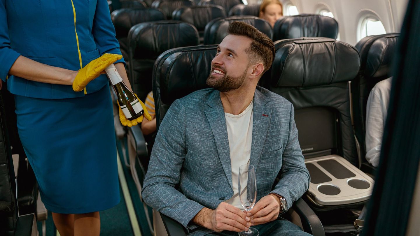 Werden Sie dagegen beim Verlassen des Flugzeugs etwa mit "Ciao Bob" verabschiedet, haben Sie als Passagier alles richtig gemacht. Denn "Bob" ist die Abkürzung für "Best on Board". Sie waren also für die Crew der netteste Passagier