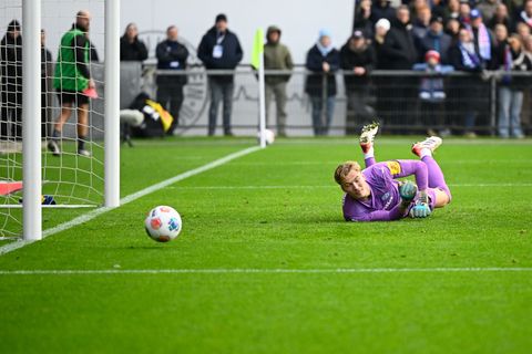 Kiels Torwart Jonas Krumrey überzeugt Foto: Gregor Fischer/dpa