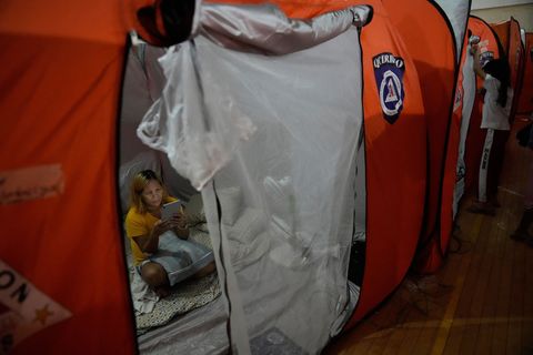 Auf der Flucht vor Supertaifun "Fung-Wong" mussten mehr als eine Million Menschen ihre Häuser verlassen. Foto: Aaron Favila/AP/d