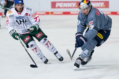 Nach zuletzt wenig Zeit auf dem Eis verlässt Luca Tosto (l) die Panther. Foto: Sven Hoppe/dpa