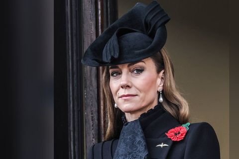 Prinzessin Kate trägt die Collingwood Perlenohrringe ihrer Schwiegermutter Diana.