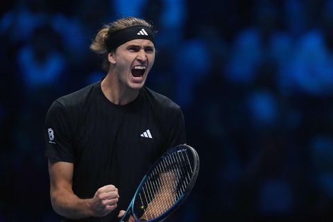 Jubelte ausgelassen nach seinem Auftaktsieg bei den ATP Finals: Alexander Zverev Foto: Antonio Calanni/AP/dpa