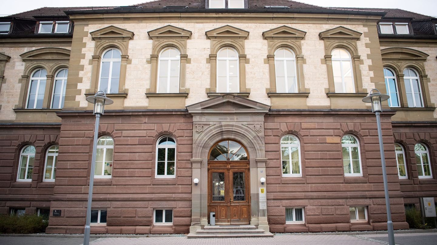 Zwei Brüder sollen versucht haben, Bauarbeiter zu töten. (Archivbild) Foto: Tom Weller/dpa