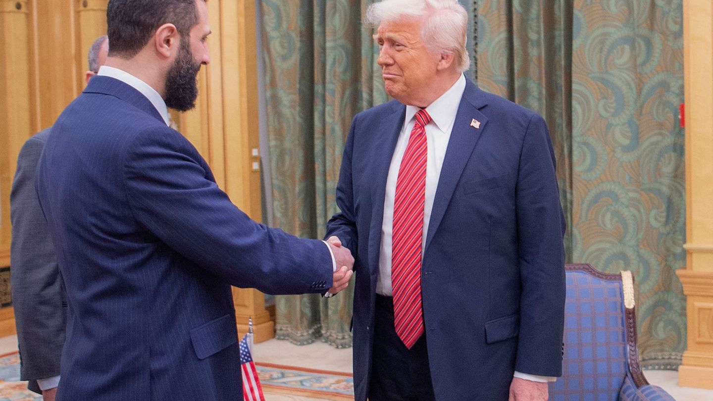 Trump und Syriens Übergangspräsident Al-Scharaa treffen sich in der US-Hauptstadt. (Archivbild) Foto: Bandar Aljaloud/Saudi Roya