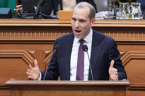 CDU-Fraktionschef Thering fordert von Bürgermeister Tschentscher eine Erklärung, wie der Zukunftsentscheid umgesetzt werden soll