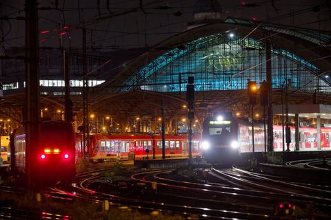 Ab dem 14. November, 21.00 Uhr, wird der Kölner Hauptbahnhof für zehn Tage fast komplett gesperrt. (Archivbild) Foto: Henning Ka