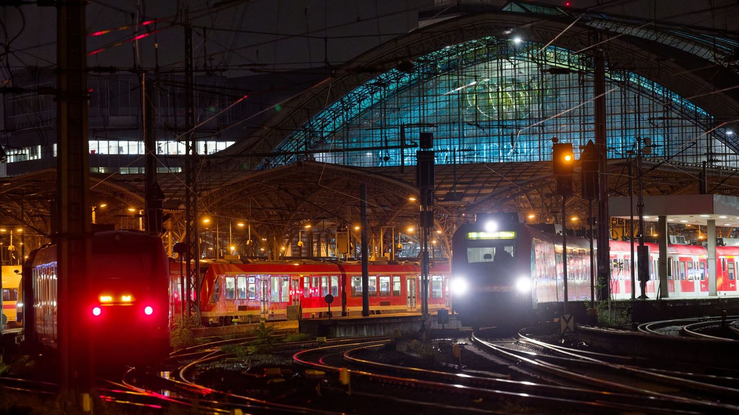 Ab dem 14. November, 21.00 Uhr, wird der Kölner Hauptbahnhof für zehn Tage fast komplett gesperrt. (Archivbild) Foto: Henning Ka