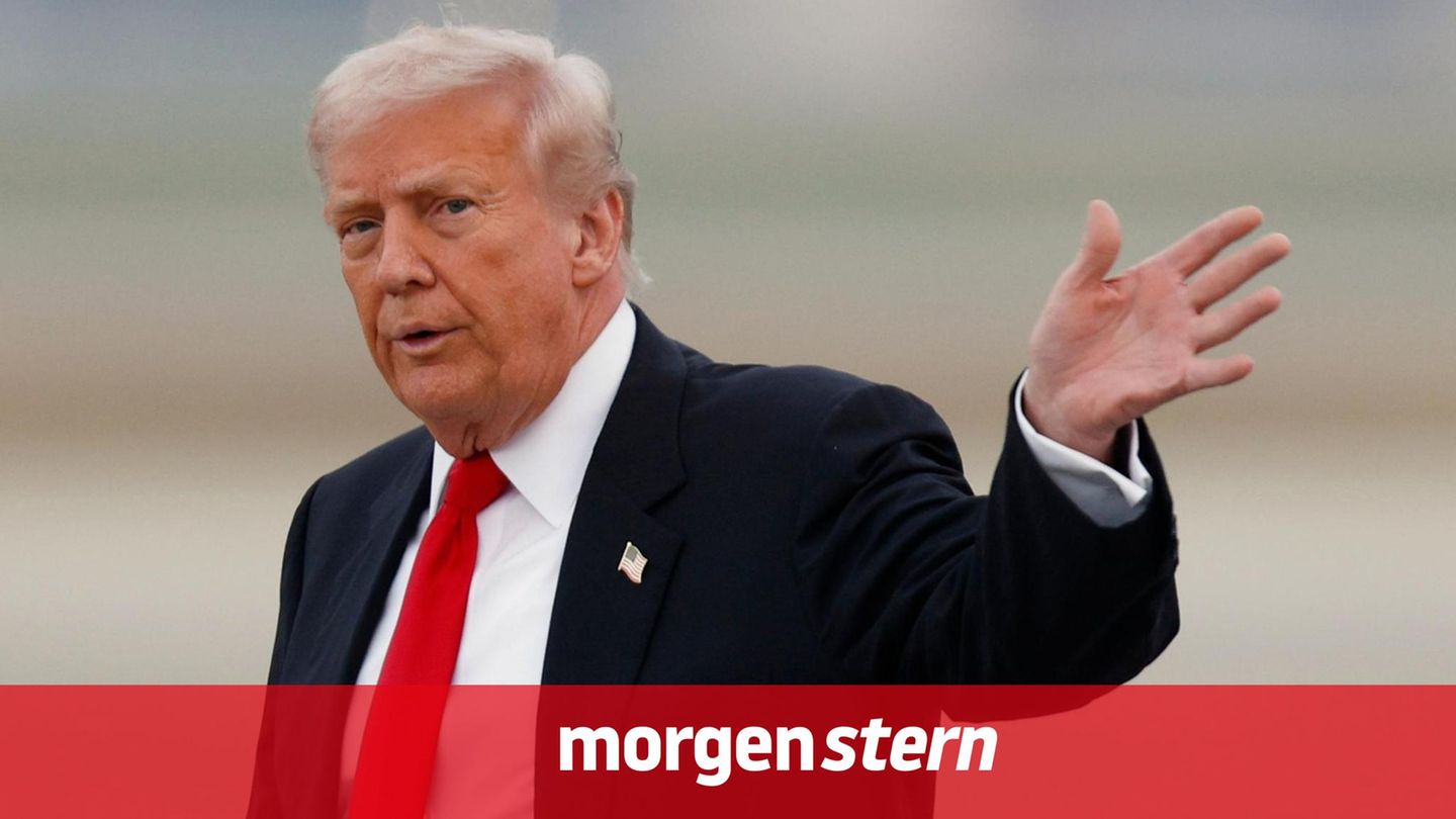 Donald Trump, Präsident der USA, winkt mit links, Symbolbild Shutdown