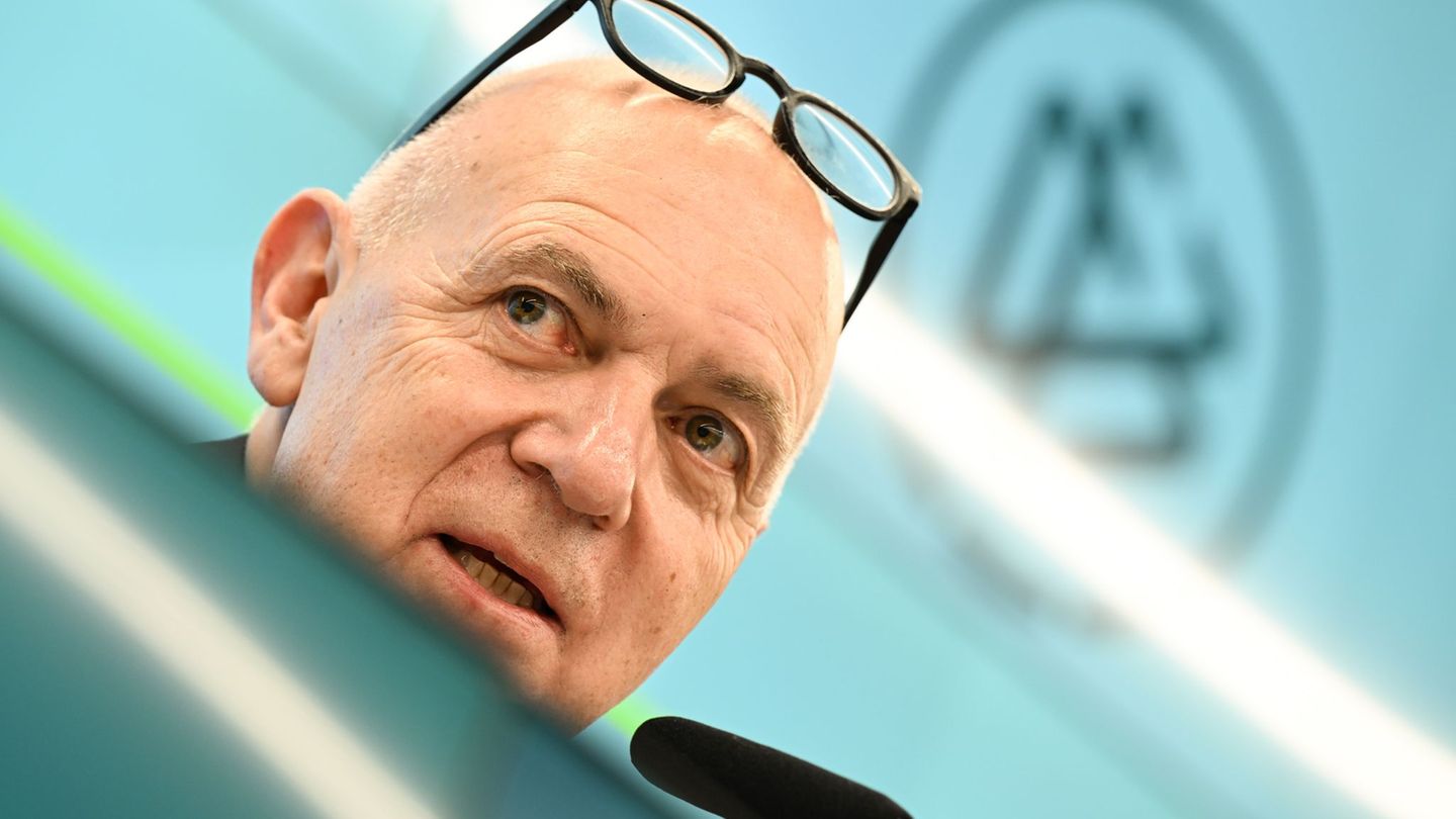 fu-ball-nationalmannschaft-verbandsboss-mit-klarem-wm-auftrag-an-dfb-kicker