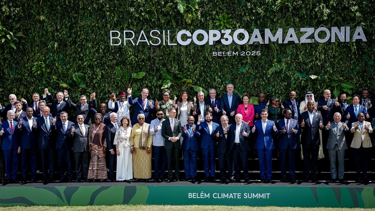 Daumen hoch zum Beginn der 30. UN-Klimakonferenz