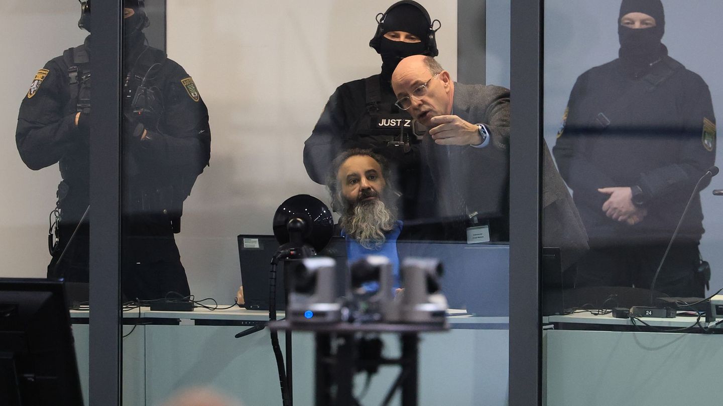 Anschlag auf Weihnachtsmarkt: Prozess gegen Todesfahrer kurz nach Beginn unterbrochen