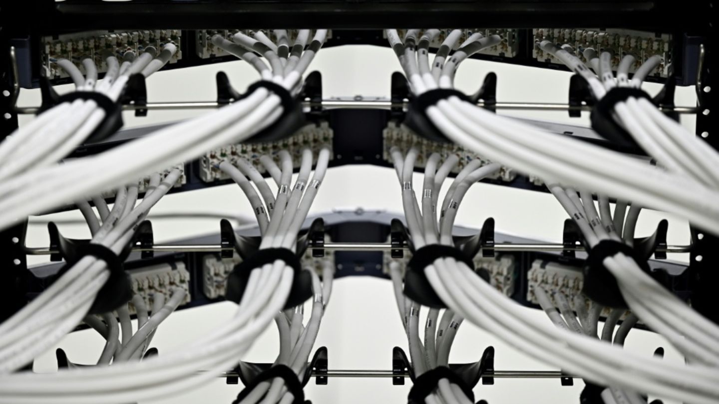 Kabel in einem Rechenzentrum