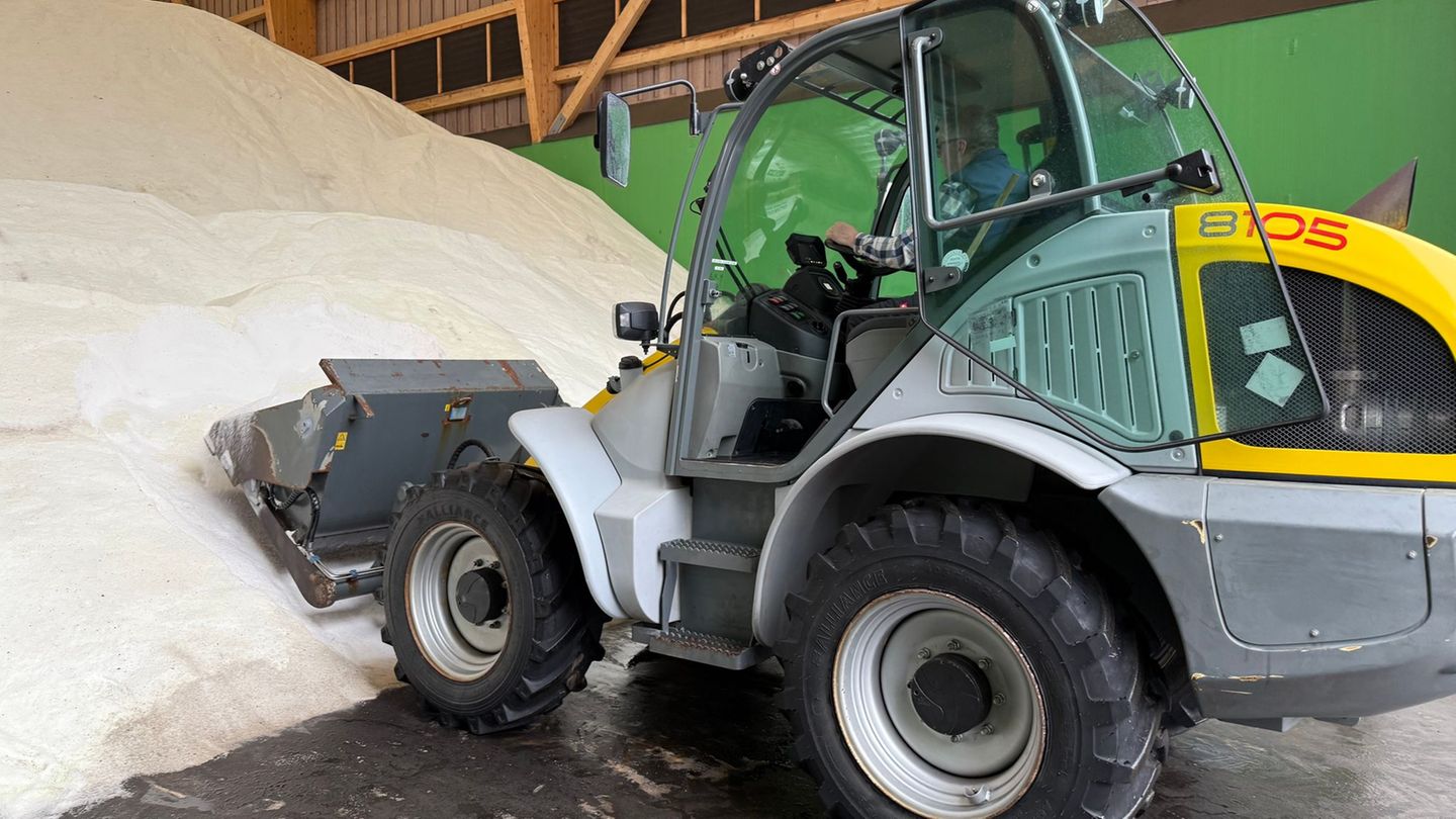 Die Lager sind laut Straßenbehörde Hessen Mobil gut gefüllt, der Winterdienst ist für die neue Saison vorbereitet. (Foto-aktuell