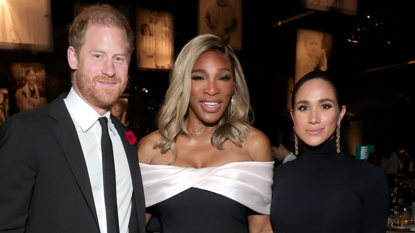 Prinz William und Herzogin Meghan nahmen Serena Williams in ihre Mitte.