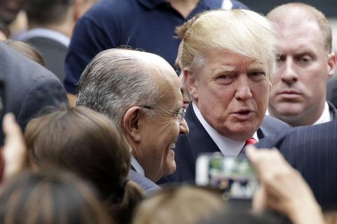 Donald Trump (r.) und Rudy Giuliani, hier gemeinsam im Jahr 2016