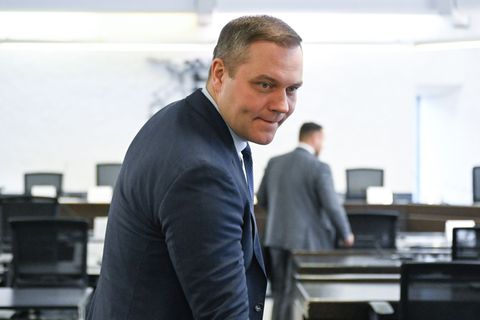 AfD-Fraktionschef Baron will rein in den Tunnel. Foto: Bernd Weißbrod/dpa