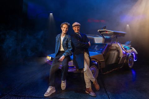 Ab in die Vergangenheit - und zwar mit dem DeLorean: Wer in Hamburg das Kultauto in dem Musical "Zurück in die Zukunft" fahren d