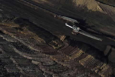 Von ehemals elf Braunkohletagebauen in Sachsen-Anhalt konnten nur zwei weiterbetrieben werden. (Archivbild) Foto: Simon Kremer/d