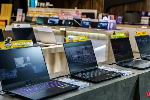 Laptops in einem Geschäft