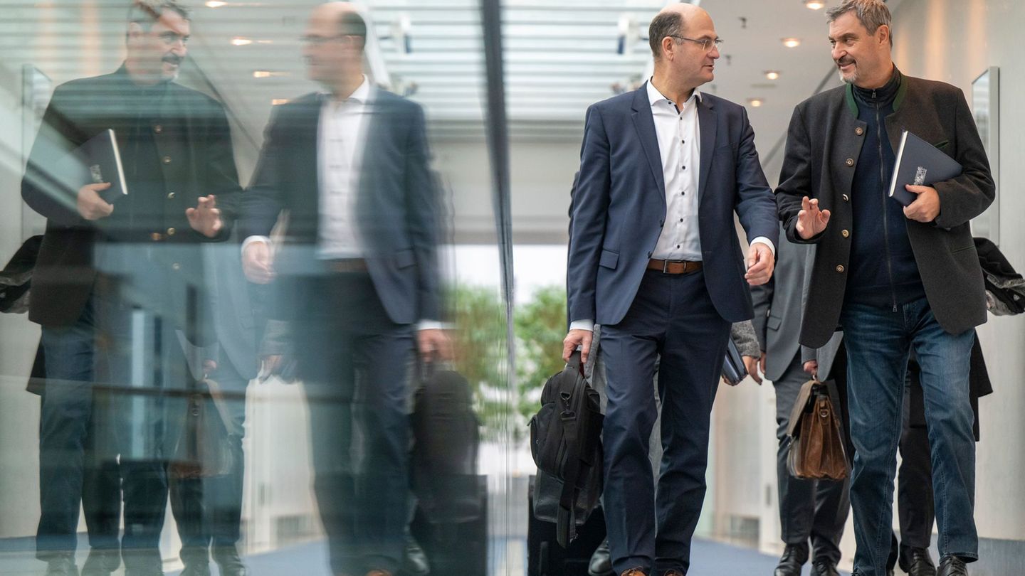 Wird Bayern zur Finanzierung seiner Ausgaben teilweise auf neue Kredite zurückgreifen? Rechtlich möglich wären bis zu 2,3 Millia