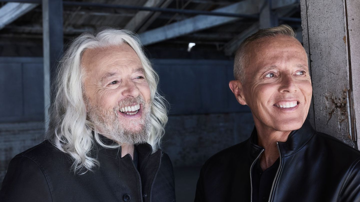 Roland Orzabal (links) ist ein weiteres Mal Vater geworden. (Archivbild) Foto: Chapman Baehler/Concord/dpa