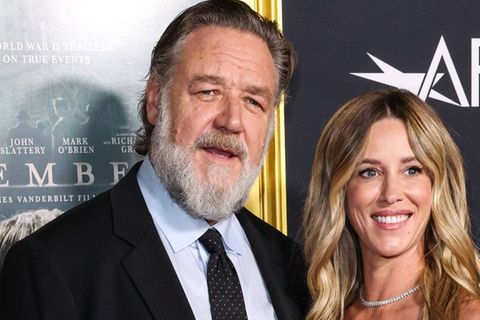 Russell Crowe mit seiner Freundin Britney Theriot in Hollywood.