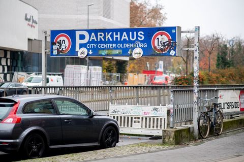 Die Tiefgarage gilt als akut einsturzgefährdet. Foto: Hauke-Christian Dittrich/dpa